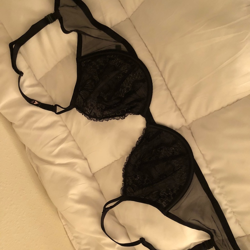 Very shear and sexy Victoria Secret bra. Size 36C NWT